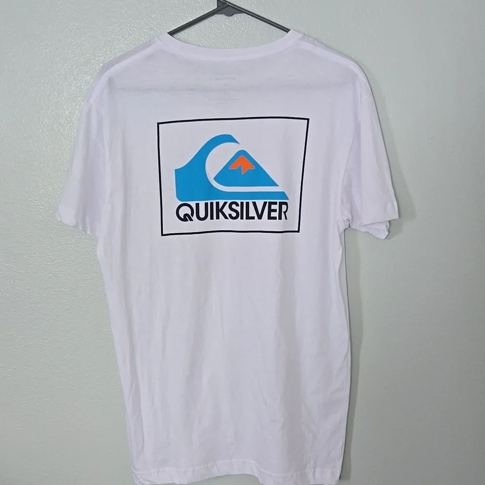 Quiksilver | White Graphic Tee Size Medium NWOT